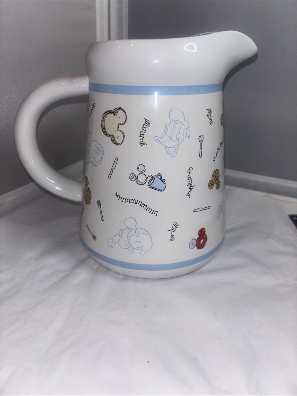 Original Disney Store Snack Time Pitcher Mickey Minnie Goofy Donald (heavy)